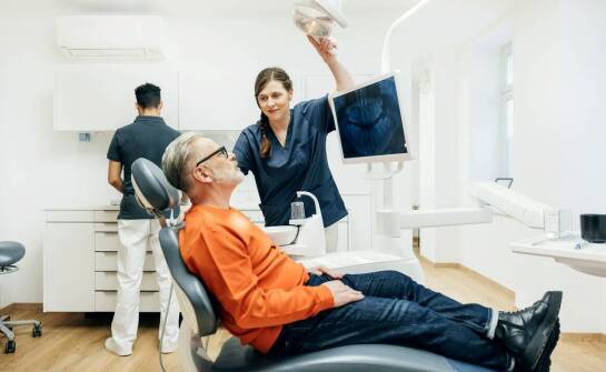 Jak przebiega bezbolesne leczenie stomatologiczne w rodzinnej praktyce u dzieci i dorosłych z lękiem przed dentystą