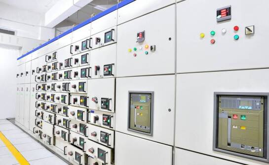 Opóźnienie, synchronizacja i redundancja — co musi zapewniać transmisja danych w automatyce sieci elektroenergetycznej