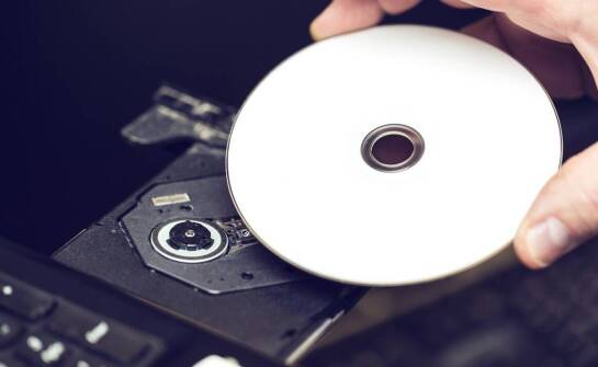 Różnice w budowie CD i DVD, które decydują o zastosowaniu w projektach muzycznych i wideo