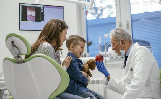Jak przygotować dziecko do pierwszej wizyty u dentysty bez wzmacniania lęku