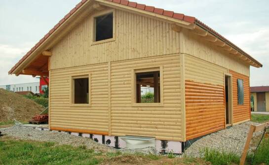 Od czego zależy budżet domu z bali o powierzchni około 100 m²