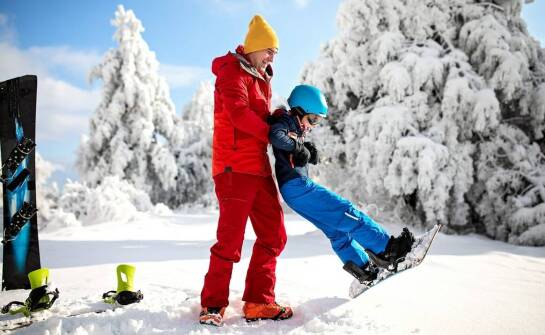 Jak odróżnić wyjazd treningowy dla dorosłych od rekreacyjnego wyjazdu snowboardowego