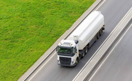 Jak firmowa mapa drogowa wspiera planowanie tras ciężarówek, a nie tylko podgląd dróg