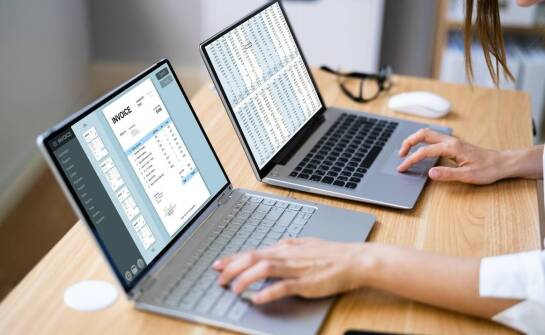 Jak oceniać laptop dla firmy, gdy liczą się mobilność, bezpieczeństwo i leasing