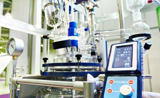 Jak ocenić, czy reaktor laboratoryjny odpowiada na wymagania mieszania i homogenizacji próbek w laboratoriach chemicznych