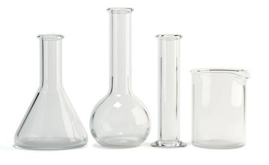 Materiał, odporność i czystość — jak ocenić drobne wyposażenie laboratoryjne w chemii i spożywce