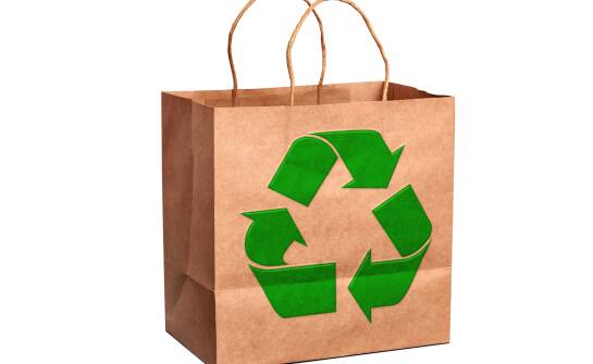 Kiedy tektura z recyklingu sprawdza się w opakowaniach wysyłkowych dla marek odzieżowych i kosmetycznych