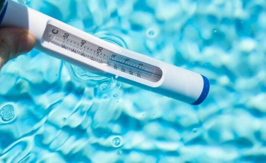 Jak ocenić termometr do prywatnego basenu, gdy liczą się zasięg i obsługa sezonowa