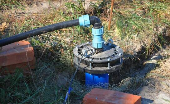 Dozowanie nawozu i elektrozawory w ogrodowym systemie podlewania — kiedy układ pracuje stabilnie
