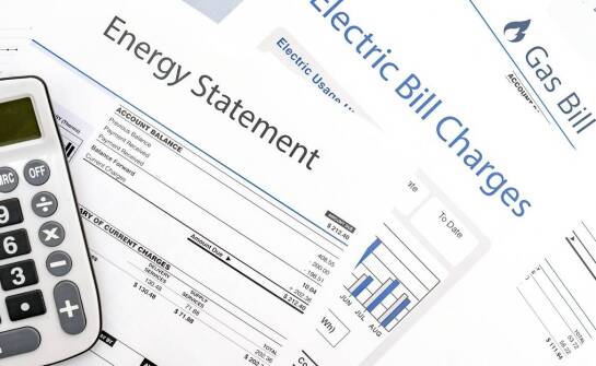 Jak z rachunku za energię wyczytać, czy zakład potrzebuje kompensacji mocy biernej