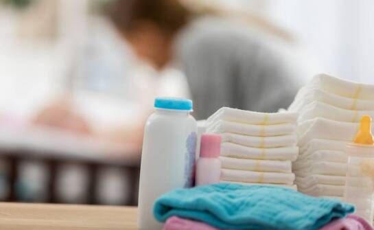 Pierwsze tygodnie po porodzie z położną — co obejmuje opieka domowa