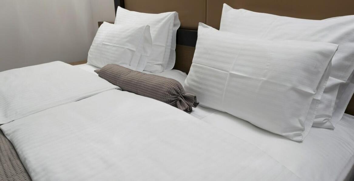 Dlaczego pościel w pokoju hotelowym decyduje o odbiorze całego łóżka