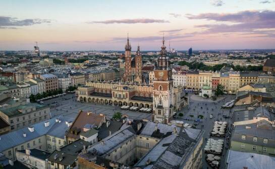 Basen w hotelu w centrum Krakowa — czego realnie oczekiwać przy krótkim pobycie