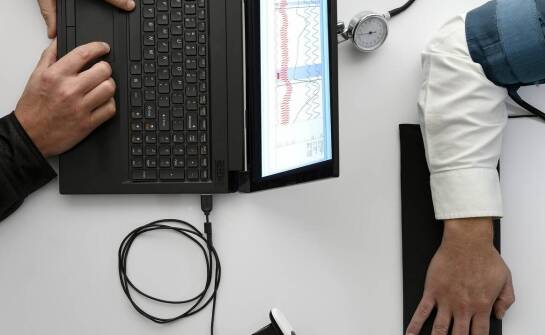 Jak przygotować objawy i wyniki badań przed rozmową z endokrynologiem online
