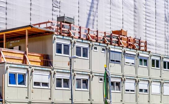 Inwestycja w hotel modułowy w Polsce: od czego zależą koszt i formalna gotowość obiektu