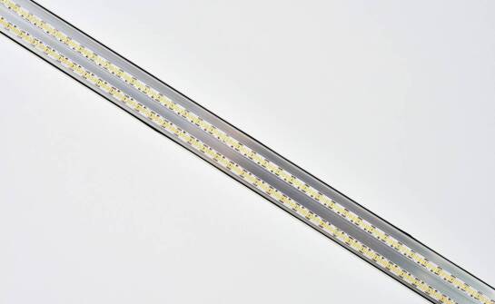Dobór przesłony do profili LED w meblach kuchennych: materiał, trwałość i montaż