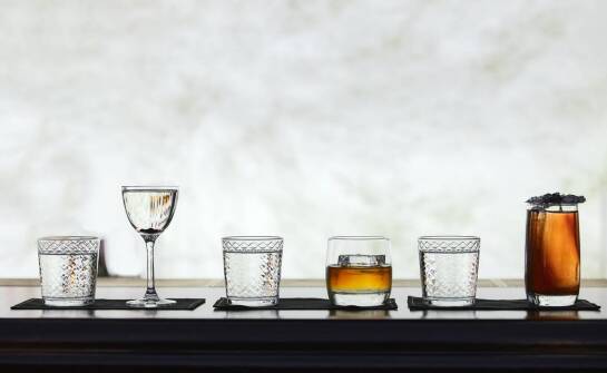 Jak pielęgnować szklanki używane do whisky, by zachowały blask i przejrzystość