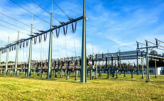 Dlaczego przekrój kabla energetycznego trzeba dobierać razem z obciążeniem i warunkami pracy w zakładzie