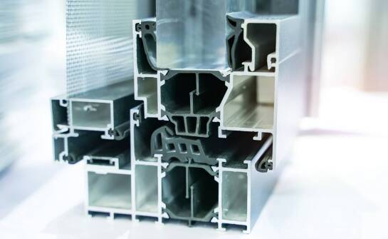 Prototyp maszyny z profili aluminiowych: jak ocenić sztywność, modułowość i możliwość późniejszej rozbudowy