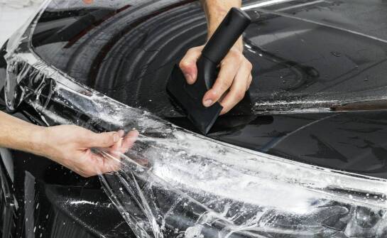 Jak auto detailing chroni lakier przed zimą, myjniami i codziennym zużyciem na Dolnym Śląsku