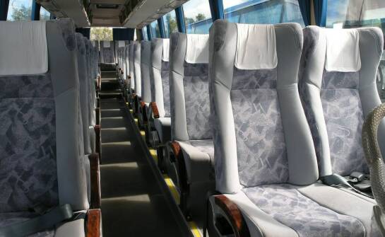 Kiedy wynajem busa ma sens i jakie parametry naprawdę decydują o wygodzie oraz kosztach