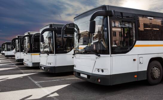 Oryginalne i alternatywne podzespoły w autokarach Setra i Mercedes-Benz — jak ocenić ryzyko postoju