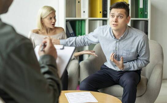 Czym jest gabinet psychoterapeutyczny i jak przebiega pierwsza rozmowa o problemie