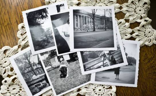 Jak chronić czarno-białe fotografie kolekcjonerskie przed blaknięciem, falowaniem papieru i złym oprawieniem