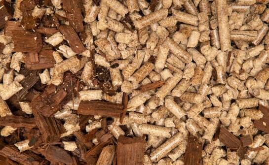 Dlaczego pellet i zrębki wymagają innego poboru i przygotowania próbek przed analizą