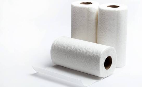 Makulatura czy celuloza — co zmienia się w papierze toaletowym produkowanym w Polsce