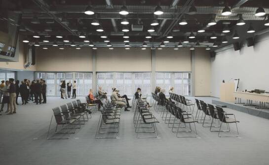 Od czego zależy koszt wynajmu sali na konferencję lub event firmowy w centrum Łodzi