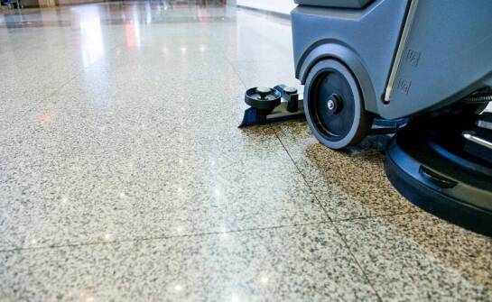 Po gwarancji: kiedy naprawa maszyny czyszczącej kończy się wymianą podzespołów