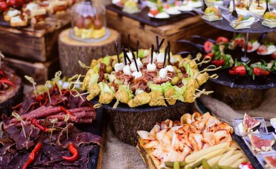 Jak przenieść kuchnię staropolską do menu eventowego bez utraty jej charakteru