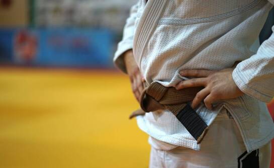 Dlaczego to samo gi treningowe sprawdza się inaczej w aikido i kyokushin
