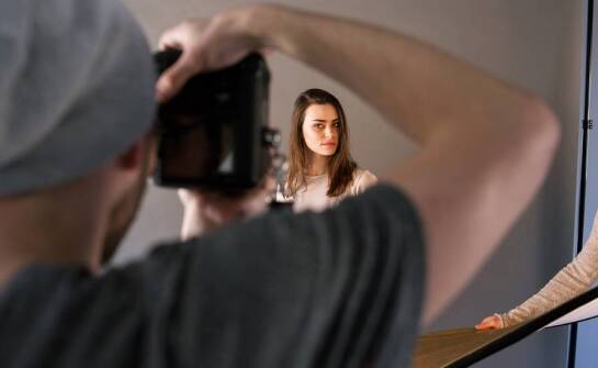 Jak zsynchronizować fotografię, wizaż i stylizację w sesji portfolio na Śląsku