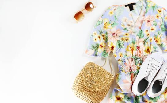 Jak dobrać sukienkę plażową do sylwetki plus size, by nie zaburzyć proporcji