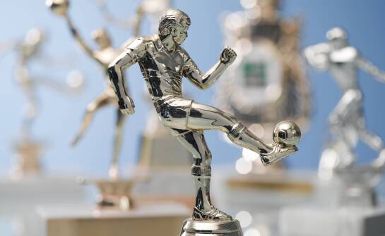 Jak dobrać sportowe figurki do dyscypliny, oprawy zawodów i personalizacji