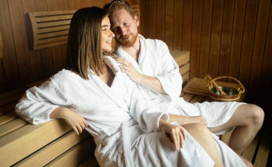 Kiedy wspólny masaż i sauna infrared tworzą spójny rytuał regeneracji dla par