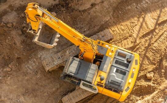 Oryginał, zamiennik czy regeneracja — jak ocenić część do maszyn Caterpillar w firmie