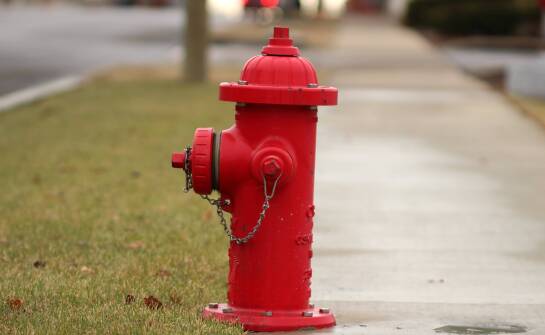 Jak ciśnienie i wydajność pokazują, czy hydrant zadziała w dużym obiekcie