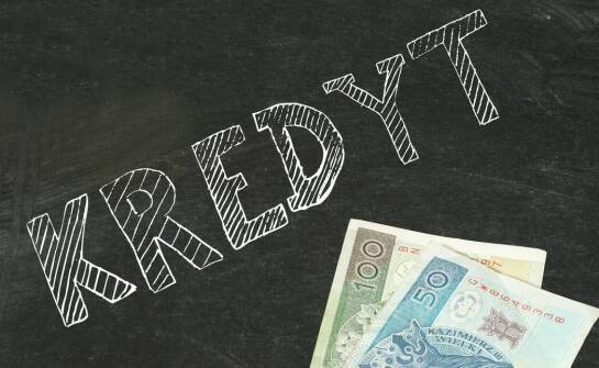 Od pierwszej rozmowy do decyzji banku — jak przebiega kredyt gotówkowy z pomocą pośrednika