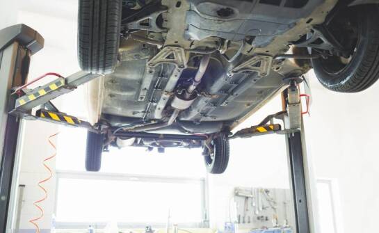 Gdy podnośnik w Ursusie słabnie — jak rozpoznać źródło problemu w hydraulice
