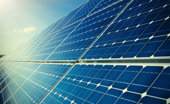 Domowa instalacja off-grid z magazynem — co decyduje o autonomii po odłączeniu sieci