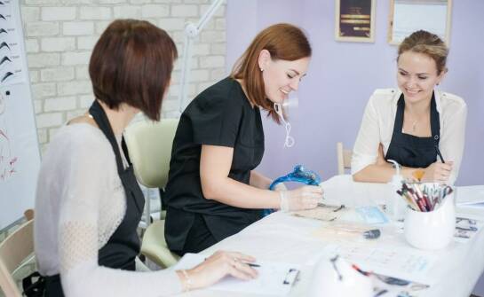 Jak warsztaty artystyczne wspierają młodzież w wychodzeniu z uzależnień