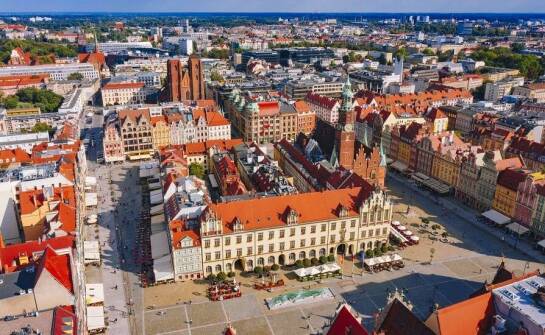 Jak zaplanować szkolny wyjazd do Wrocławia, by pasował do wieku uczniów i budżetu