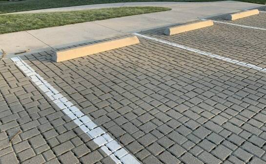 Od czego naprawdę zależy cena parkingu z kostki brukowej dla firmy lub gminy