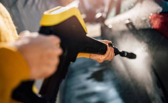 Jak zamontować głowicę pompy w myjce Karcher, żeby nie traciła ciśnienia po uruchomieniu