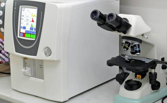 Kiedy katalog sprzętu wystarcza, a kiedy dostawca musi rozumieć procesy laboratorium