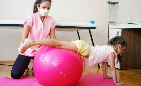 Jak wygląda pierwsza konsultacja u fizjoterapeuty zajmującego się dnem miednicy