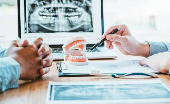 Jak przygotować się do pierwszej rozmowy z protetykiem dojeżdżającym do pacjenta w Rzeszowie